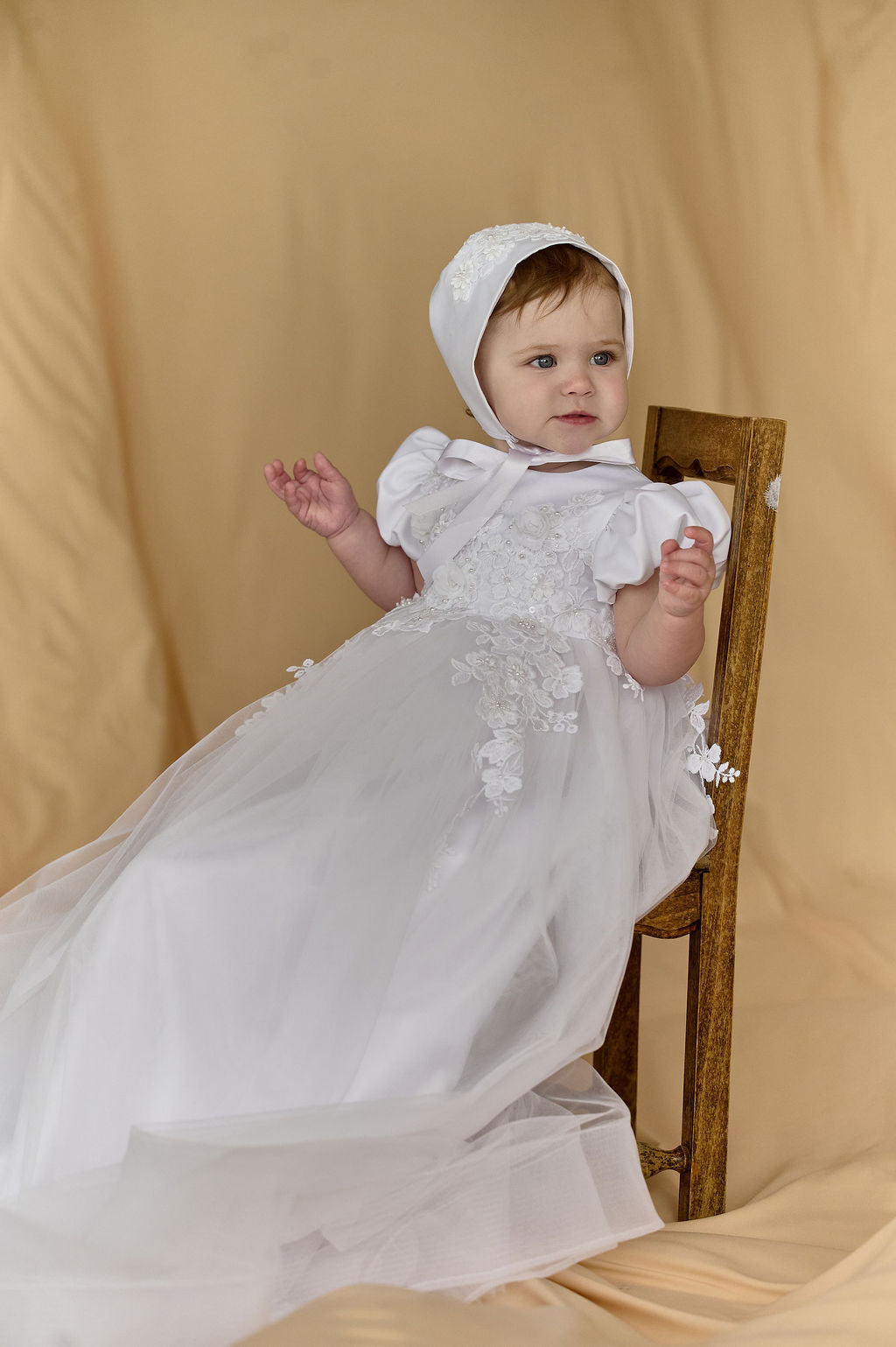 White Newborn Long Christening Dress with Satin Puff Sleeves and Lace Appliqué — Classic Baptism Gown for Baby Girl
